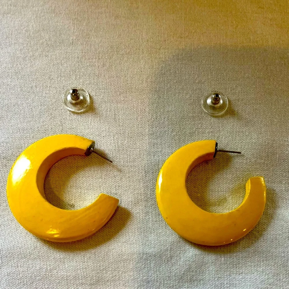 Vintage Wooden Yellow Hoop Earrings - Picture 7 of 16